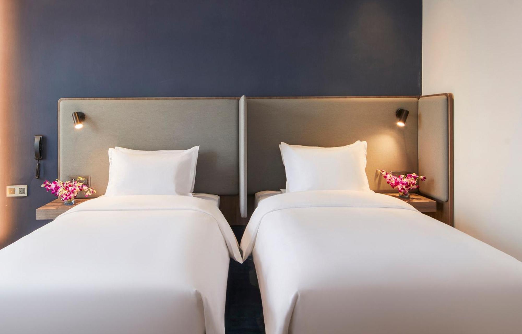Hotel Express Xuhui Binjiang, An Ihg 4*